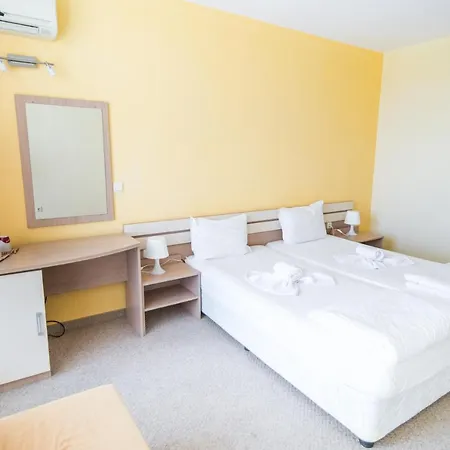 тропикана Hotel 2*