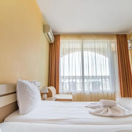 тропикана Hotel 2*