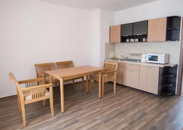 тропикана 2*