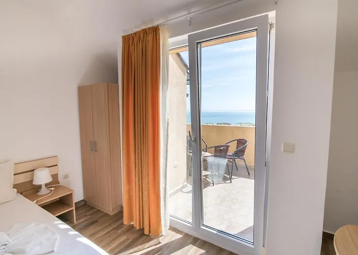 מלון тропикана 2*