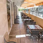 тропикана Hotel 2*