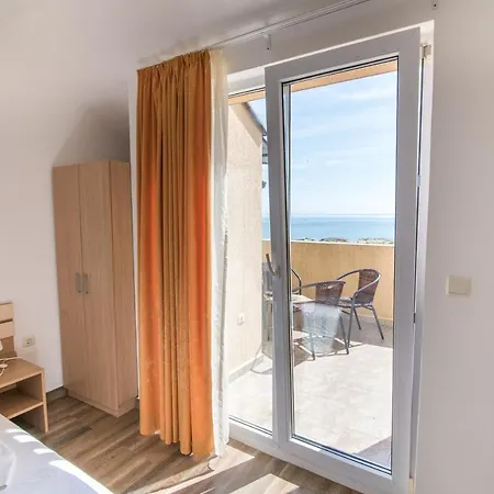 Hotel тропикана 2*