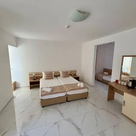 тропикана Hotell Primorsko