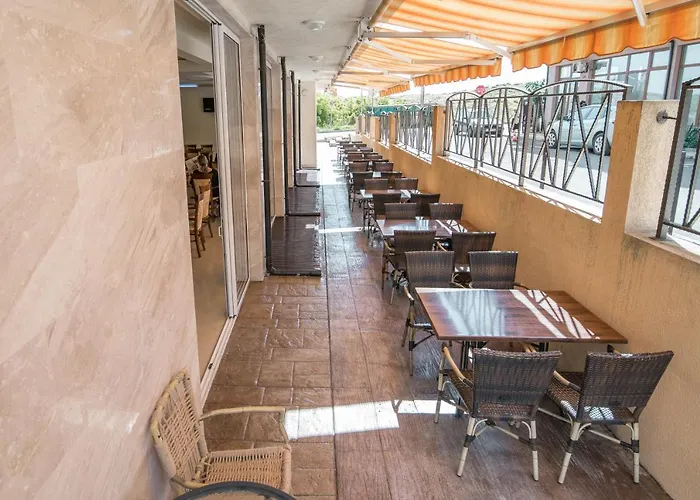 тропикана Ξενοδοχείο 2*