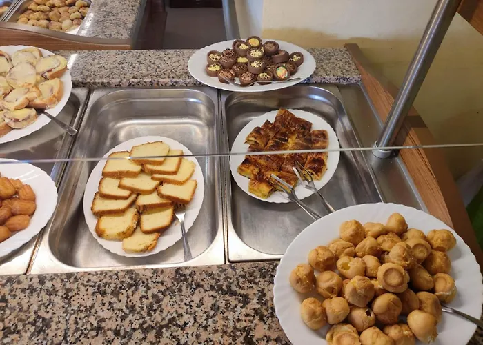 Ξενοδοχείο тропикана 2*